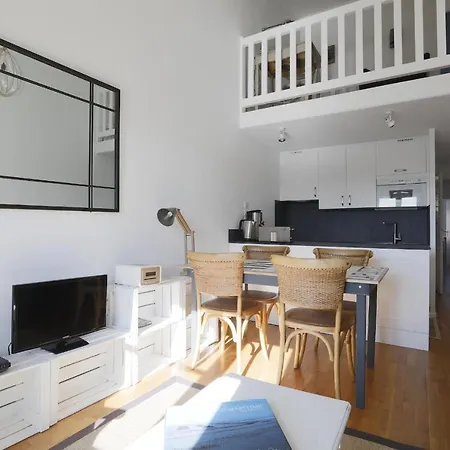 Apartamento Joli Avec Magnifique Vue - Ilot 2 *