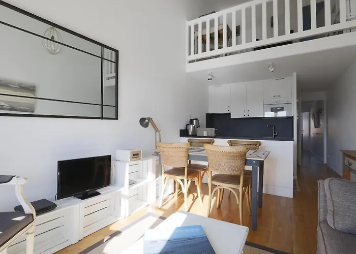 Apartamento Joli Avec Magnifique Vue - Ilot 2 *